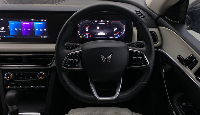 2024 Mahindra XUV700 AX 7 LUXURY D AT 7 STR, Diesel, Automatic, 28,342 km, Steering Wheel Close Up