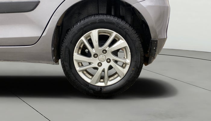 2013 Maruti Swift ZDI, Diesel, Manual, 1,02,438 km, Left Rear Wheel