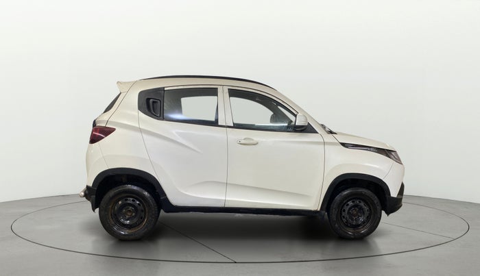 2017 Mahindra Kuv100 K8 6 STR, CNG, Manual, 31,677 km, Right Side View