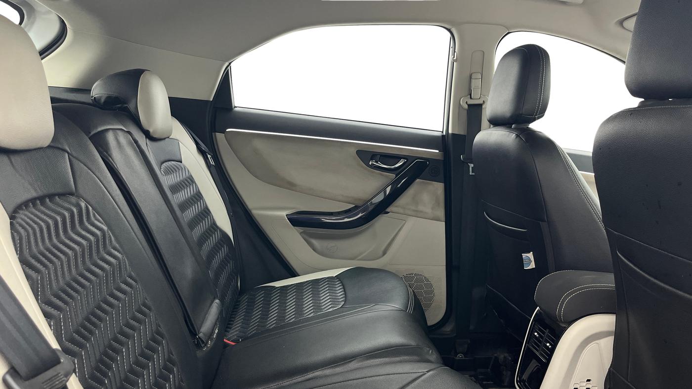 2021 Tata NEXON XZ PLUS PETROL DUAL TONE, Petrol, Manual, 38,282 km, Right Side Rear Door Cabin