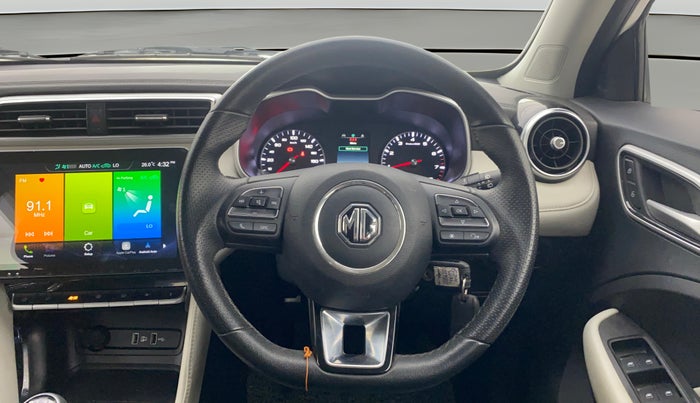 2023 MG ASTOR STYLE 1.5 MT, Petrol, Manual, 30,803 km, Steering Wheel Close Up