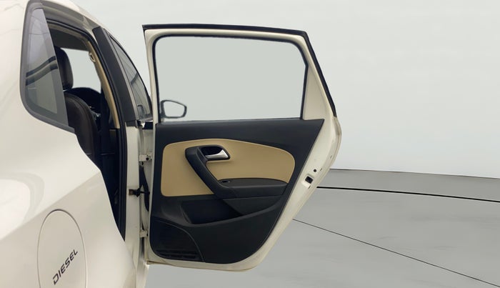 2016 Volkswagen Ameo HIGHLINE PLUS 1.5L 16 ALLOY, Diesel, Manual, 1,25,903 km, RHS Rear Door