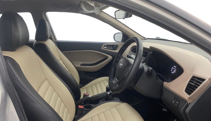 2017 Hyundai Elite i20 ASTA 1.2 (O), Petrol, Manual, 69,160 km, Right Side Front Door Cabin