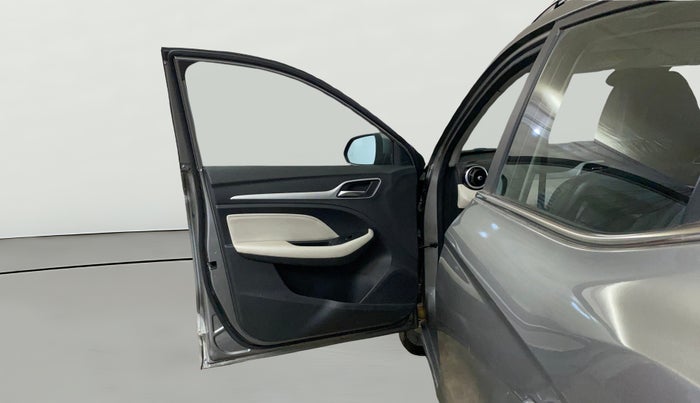 2022 MG ASTOR SHARP 1.5 CVT, Petrol, Automatic, 29,363 km, LHS Front Door