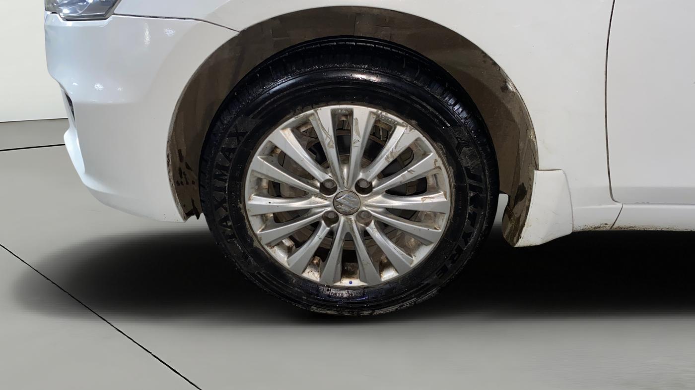 2015 Maruti Ciaz ZXI, Petrol, Manual, 65,548 km, Left Front Wheel