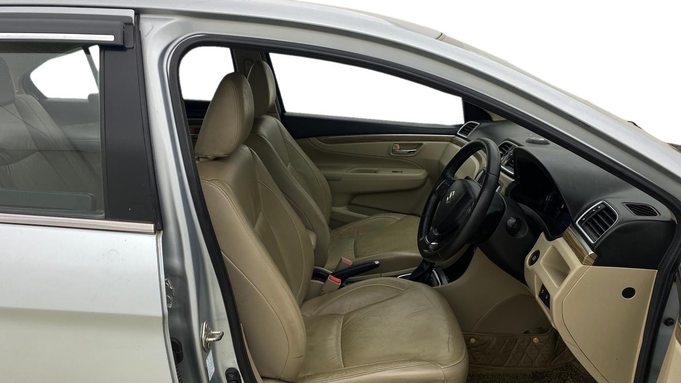 2022 Maruti Ciaz ALPHA  AT 1.5 SHVS PETROL, Petrol, Automatic, 57,495 km, Right Side Front Door Cabin