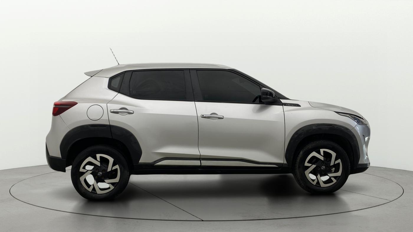 2021 Nissan MAGNITE XV MT, Petrol, Manual, 1,21,424 km, Right Side View
