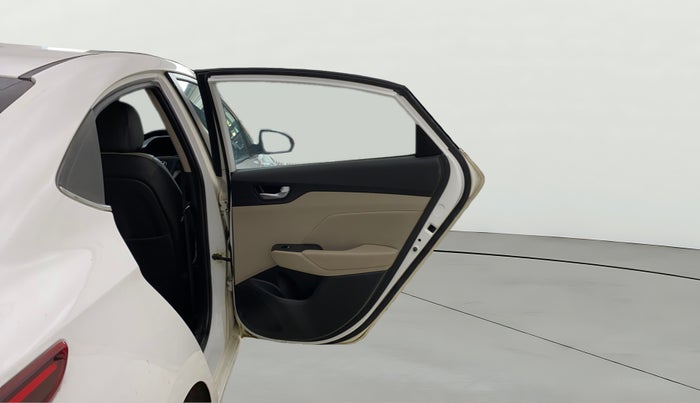 2017 Hyundai Verna 1.6 VTVT SX O, Petrol, Manual, 49,542 km, RHS Rear Door