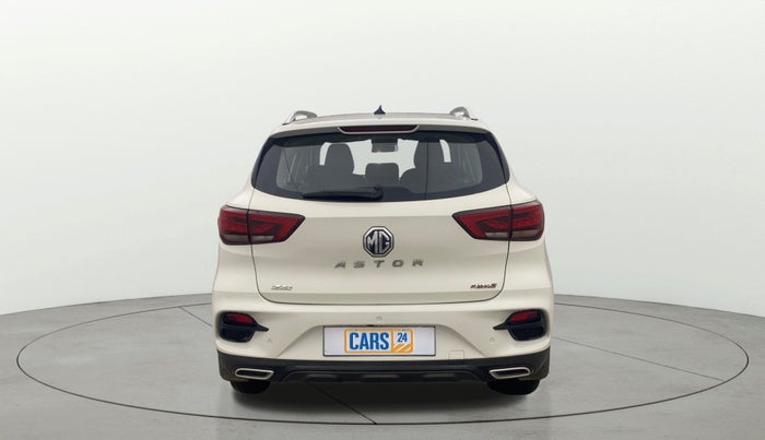 2022 MG ASTOR SAVVY 1.3 TURBO AT S RED, Petrol, Automatic, 17,450 km, Back/Rear