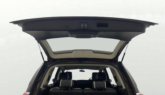 2018 Tata Hexa XMA 4X2 7 STR, Diesel, Automatic, 47,569 km, Boot Door Open