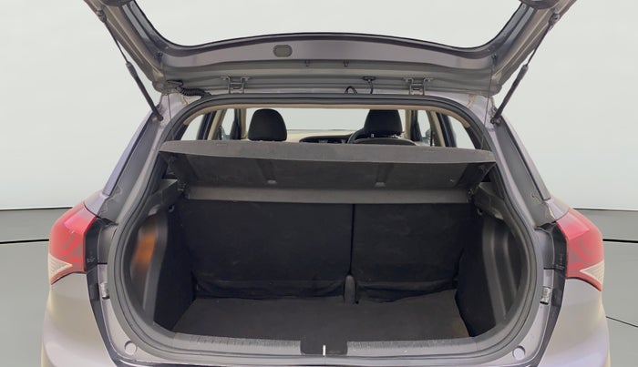 2016 Hyundai Elite i20 ASTA 1.2, Petrol, Manual, 1,01,012 km, Boot Open Zoomed View