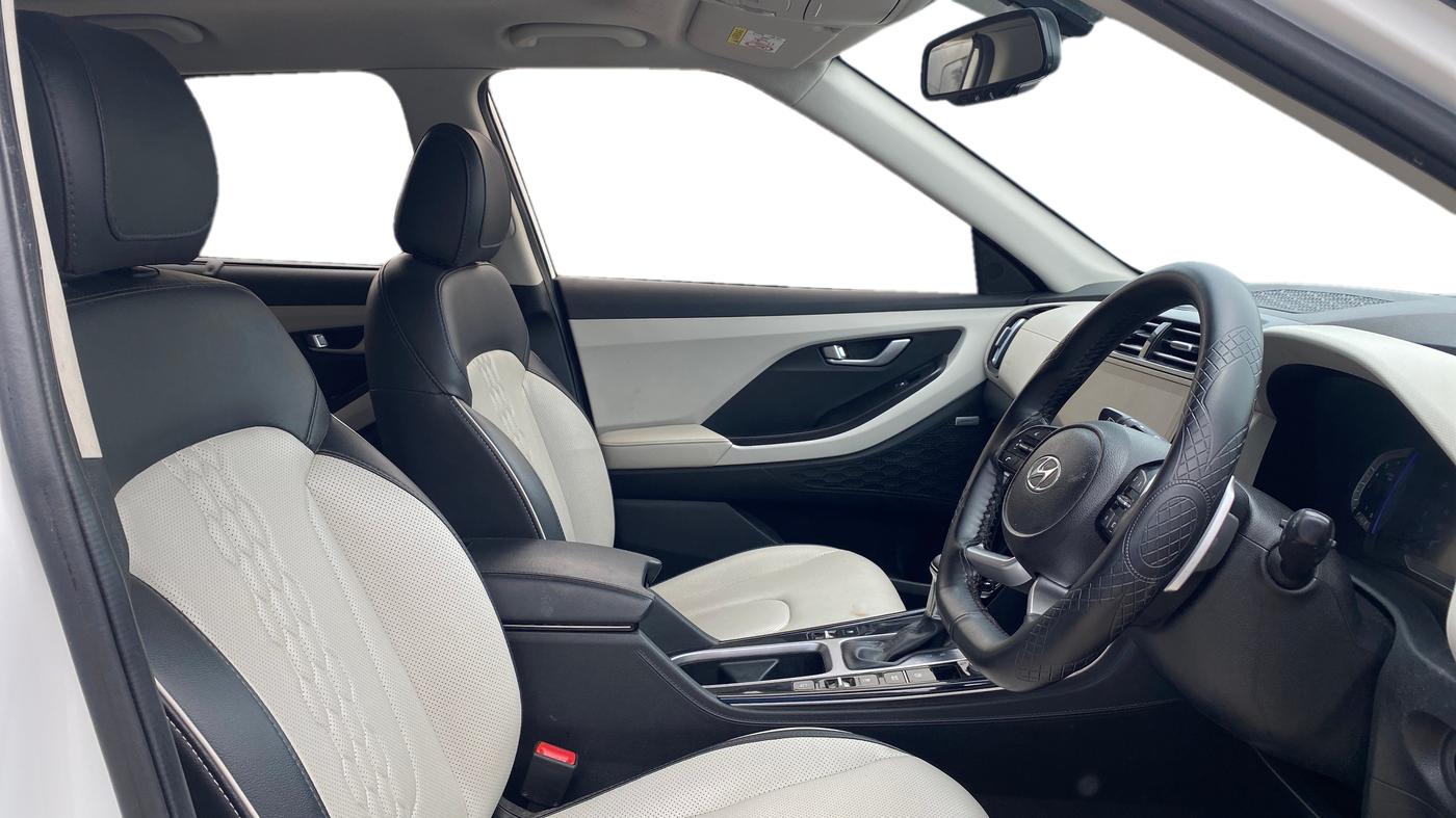 2023 Hyundai Creta SX (O) AT 1.5 DIESEL, Diesel, Automatic, 1,01,317 km, Right Side Front Door Cabin