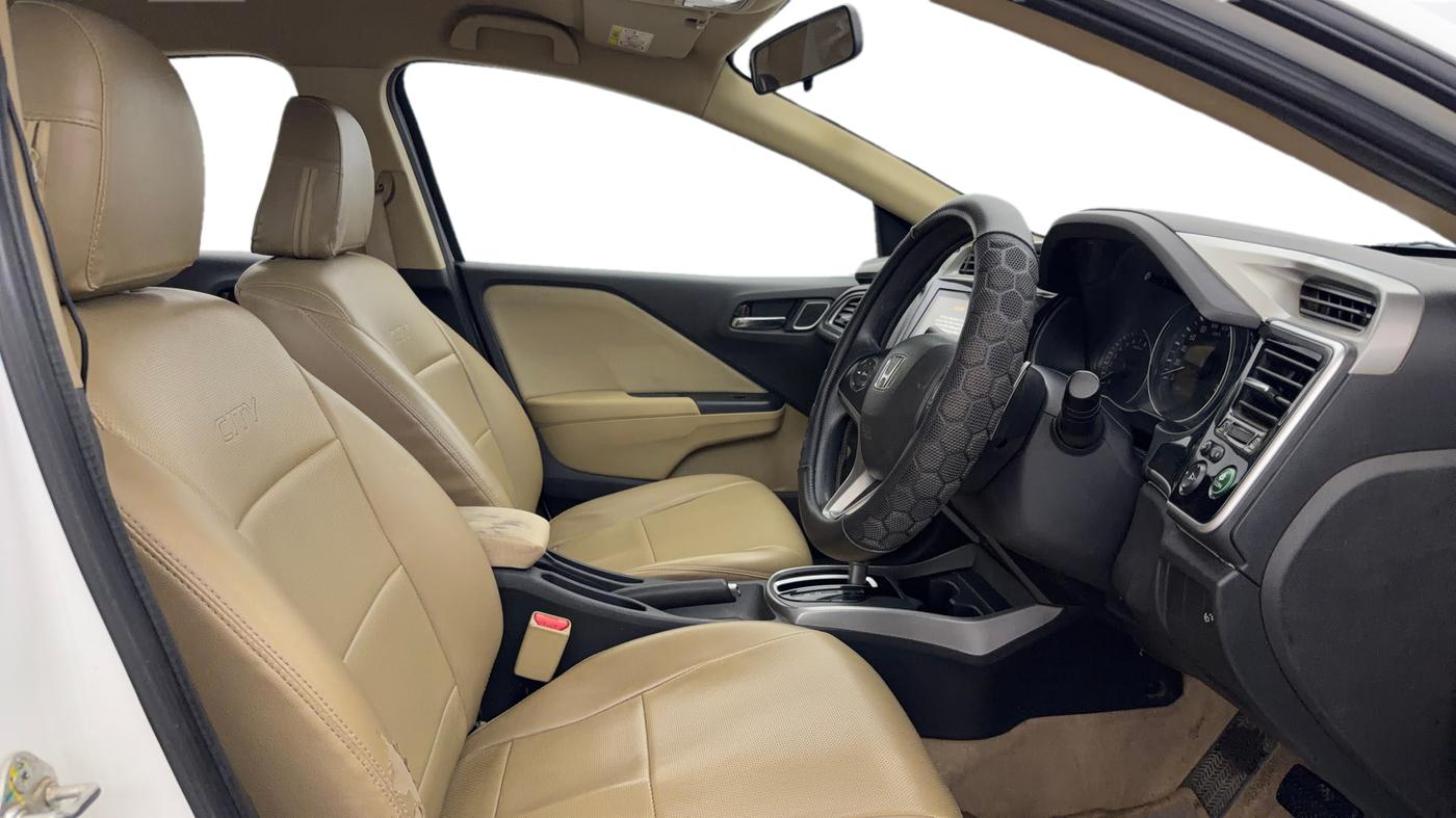 2020 Honda City 1.5L I-VTE V CVT, Petrol, Automatic, 55,435 km, Right Side Front Door Cabin