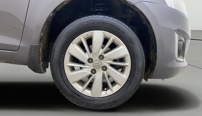 2015 Maruti Swift ZXI, Petrol, Manual, 65,375 km, Right Front Wheel
