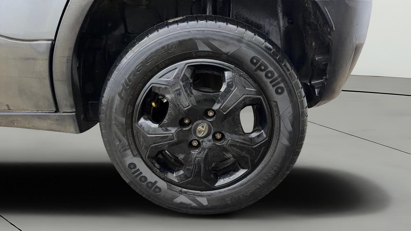 2021 Tata PUNCH ACCOMPLISHED AMT, Petrol, Automatic, 46,898 km, Left Rear Wheel