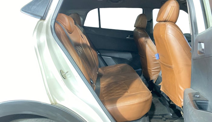 2017 Hyundai Creta SX PLUS 1.6 PETROL, Petrol, Manual, 73,888 km, Right Side Rear Door Cabin