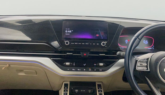 2022 KIA CARENS LUXURY PLUS 1.4 PETROL 7 STR, Petrol, Manual, 29,070 km, Air Conditioner