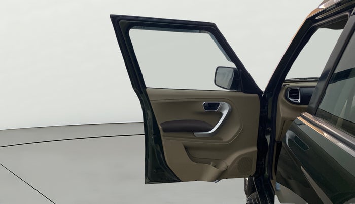 2017 Mahindra TUV300 T8, Diesel, Manual, 75,303 km, LHS Front Door