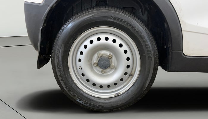 2023 Mahindra XUV300 W4 1.2 PETROL, Petrol, Manual, 35,728 km, Right Rear Wheel