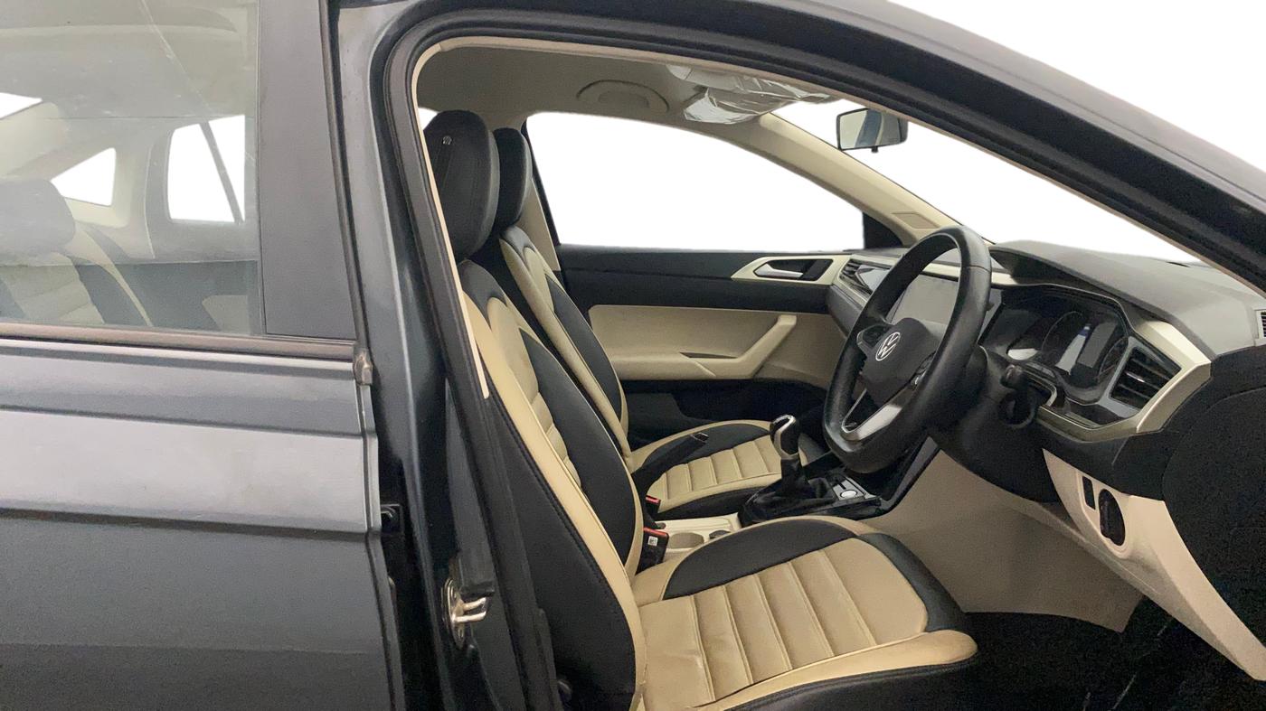 2024 Volkswagen VIRTUS HIGHLINE TSI 1.0 MT, Petrol, Manual, 21,033 km, Right Side Front Door Cabin