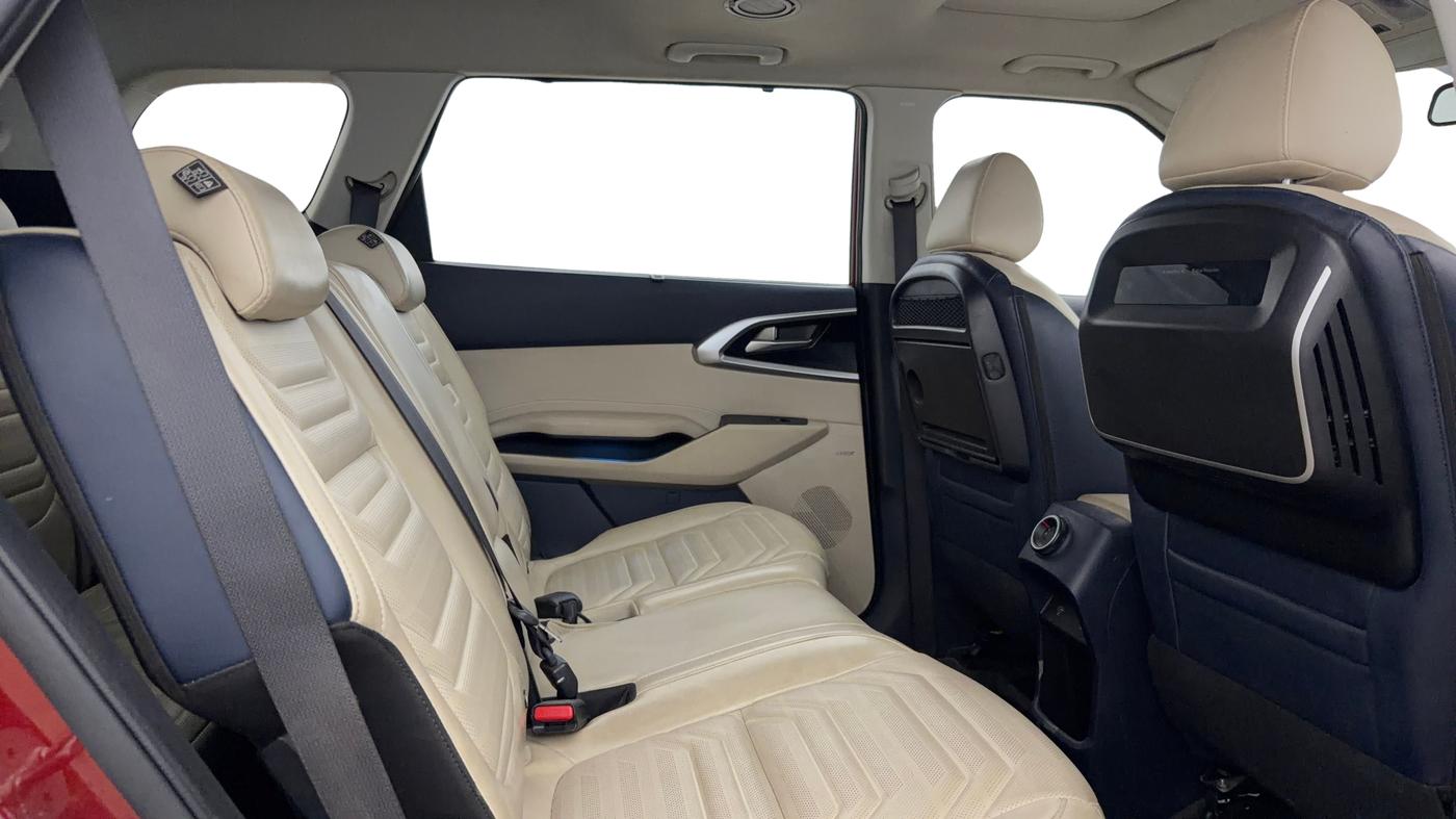2023 KIA CARENS LUXURY PLUS 1.5 TURBO PETROL DCT 7 STR, Petrol, Automatic, 20,601 km, Right Side Rear Door Cabin