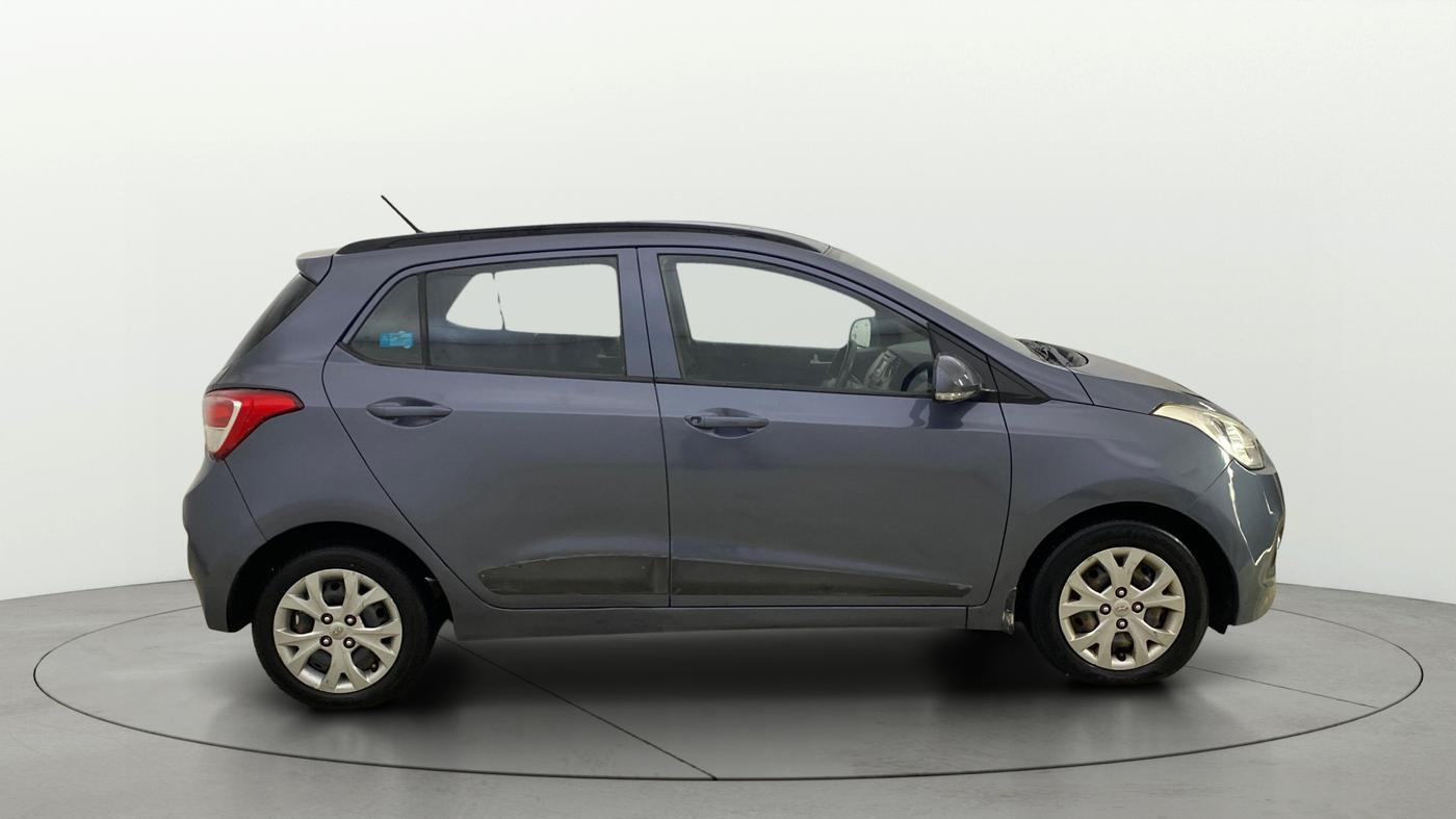 2015 Hyundai Grand i10 SPORTZ 1.2 KAPPA VTVT, Petrol, Manual, 30,517 km, Right Side View