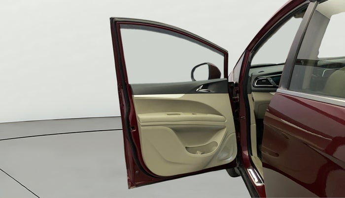 2019 Mahindra MARAZZO M6 7 STR, Diesel, Manual, 50,344 km, LHS Front Door