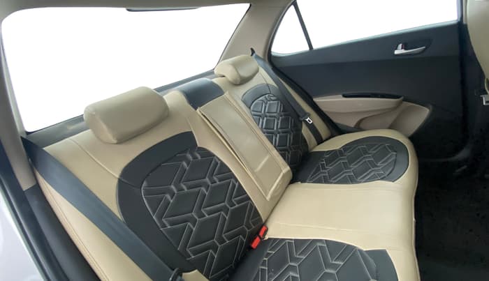 2016 Hyundai Xcent S AT 1.2, Petrol, Automatic, 52,964 km, Right Side Rear Door Cabin