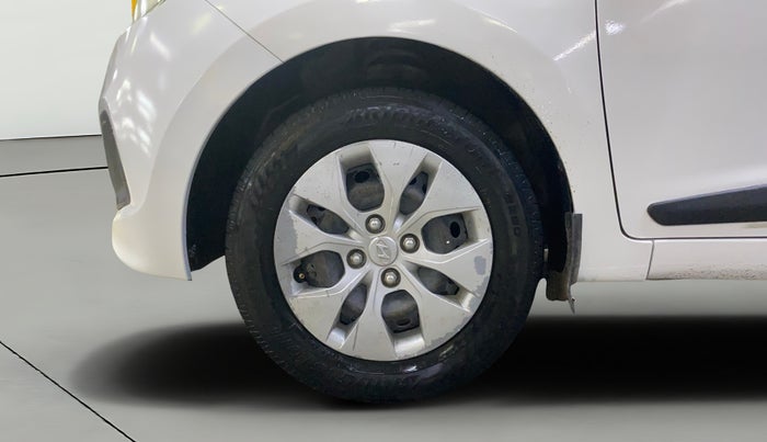 2014 Hyundai Xcent BASE 1.2, Petrol, Manual, 1,23,456 km, Left Front Wheel