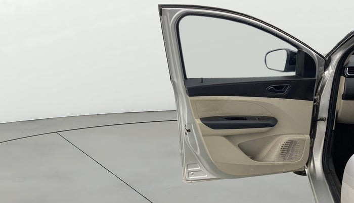 2022 Renault TRIBER RXT, Petrol, Manual, 40,073 km, LHS Front Door