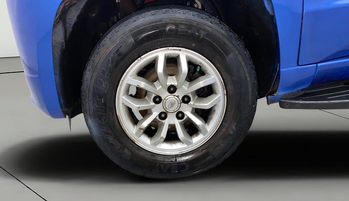 2016 Mahindra TUV300 T8 AMT, Diesel, Automatic, 1,03,494 km, Left Front Wheel