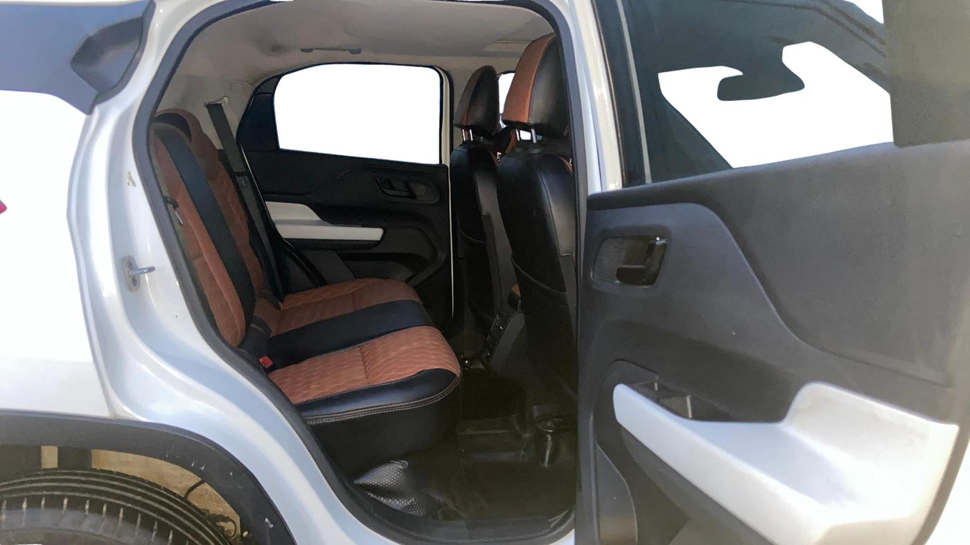 2024 Tata PUNCH ACCOMPLISHED SUNROOF MT, Petrol, Manual, 22,609 km, Right Side Rear Door Cabin