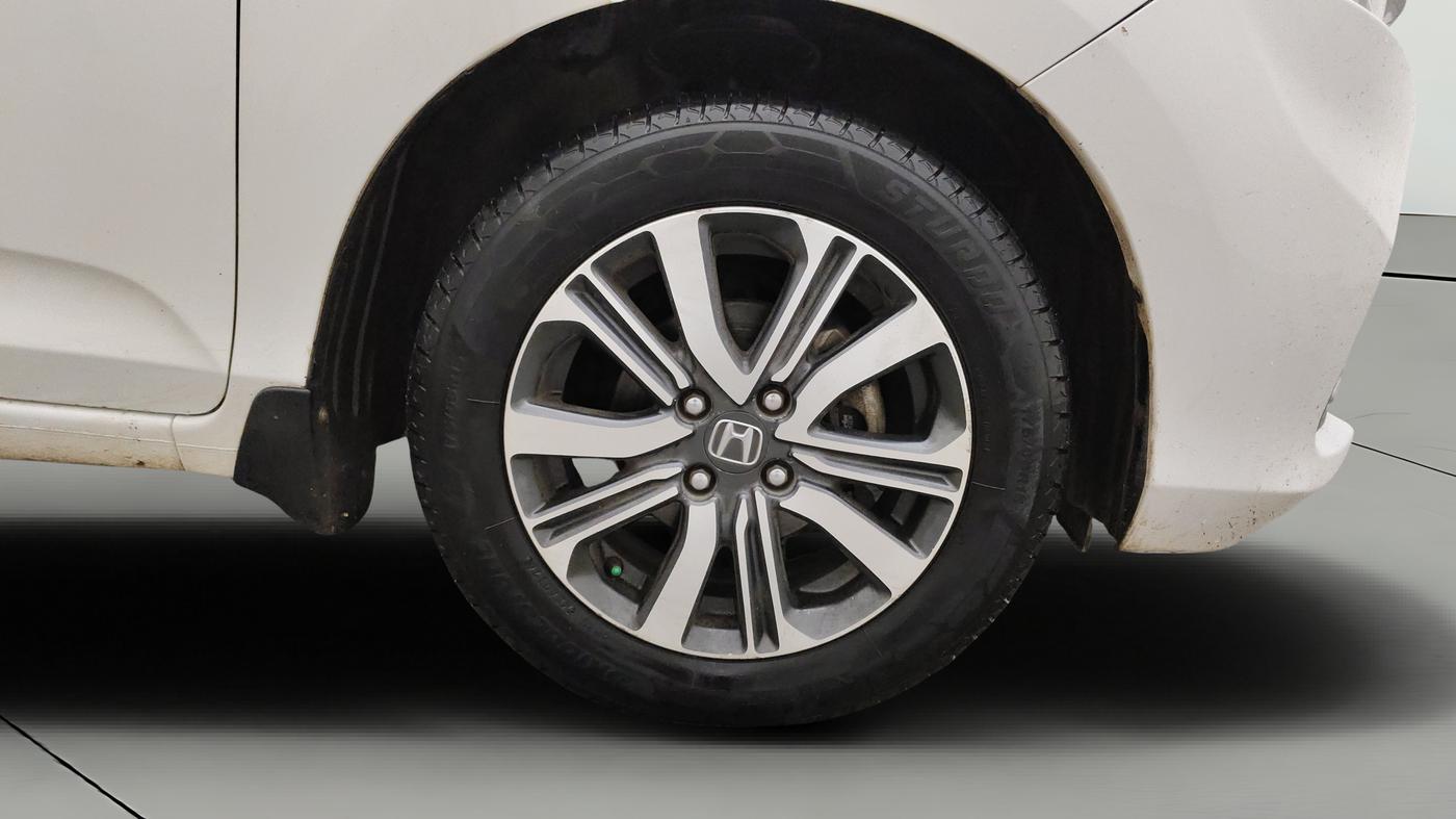 2022 Honda Amaze 1.5L I-DTEC VX, Diesel, Manual, 1,37,213 km, Right Front Wheel