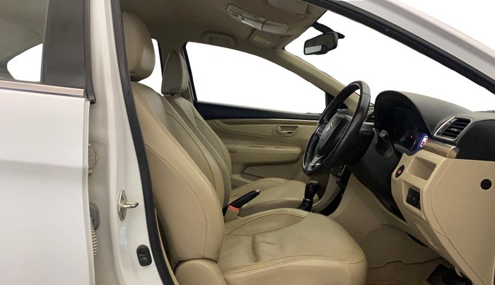 2018 Maruti Ciaz ALPHA  AT 1.5 SHVS PETROL, Petrol, Automatic, 60,510 km, Right Side Front Door Cabin