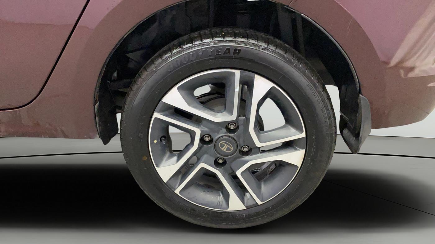 2020 Tata TIGOR XZA PLUS PETROL, Petrol, Automatic, 1,02,609 km, Left Rear Wheel