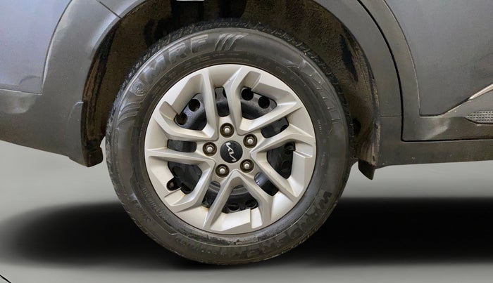 2023 KIA CARENS  PRESTIGE 1.5 TURBO PETROL IMT 7 STR , Petrol, Manual, 52,858 km, Right Rear Wheel