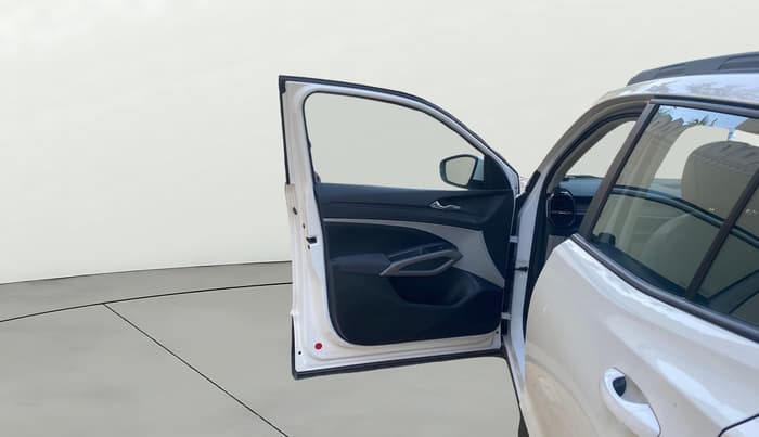 2025 Skoda Kylaq Signature AT, Petrol, Automatic, 9,569 km, LHS Front Door