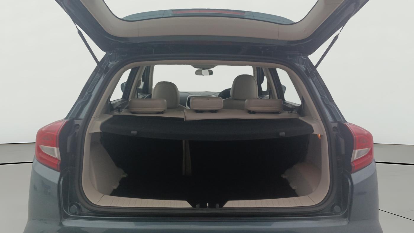 2020 Mahindra XUV300 W8 1.2 PETROL, Petrol, Manual, 35,617 km, Boot Open Zoomed View