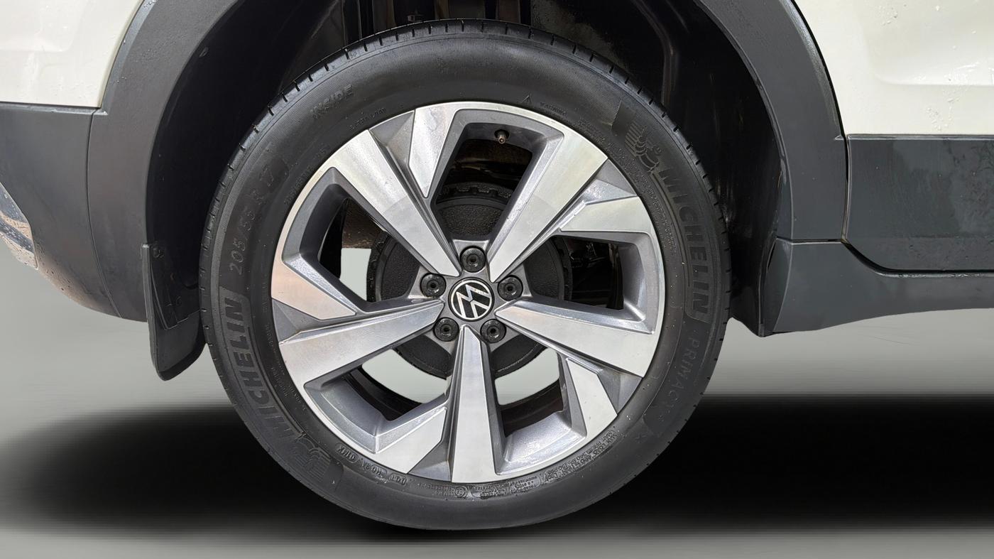 2022 Volkswagen TAIGUN TOPLINE 1.0 TSI MT, Petrol, Manual, 1,20,479 km, Right Rear Wheel