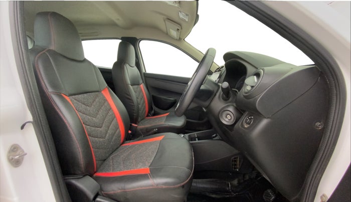 2022 Renault Kwid RXT 1.0 AMT, Petrol, Automatic, 12,387 km, Right Side Front Door Cabin
