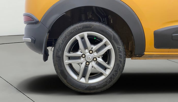 2022 Renault TRIBER RXZ AMT, Petrol, Automatic, 8,177 km, Right Rear Wheel