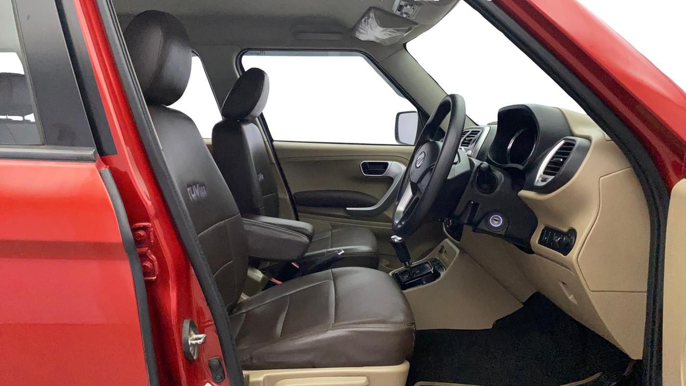 2016 Mahindra TUV300 T8 AMT, Diesel, Automatic, 55,961 km, Right Side Front Door Cabin