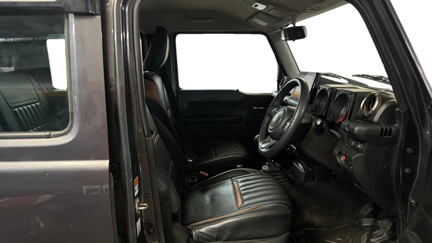 2023 Maruti JIMNY ALPHA ALL GRIP PRO MT, Petrol, Manual, 50,898 km, Right Side Front Door Cabin