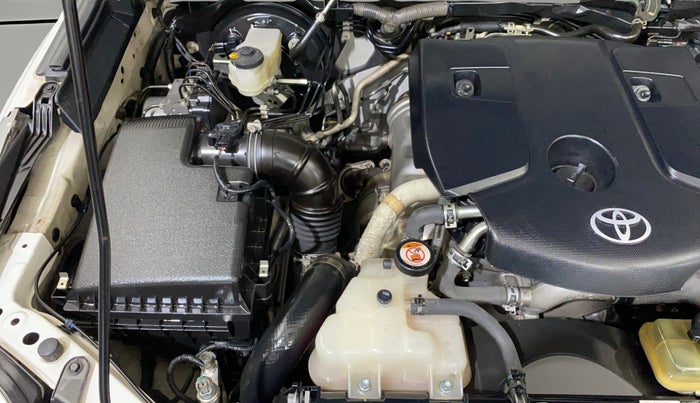 2018 Toyota Fortuner 2.8 4X2 AT, Diesel, Automatic, 52,828 km, Engine View - Right