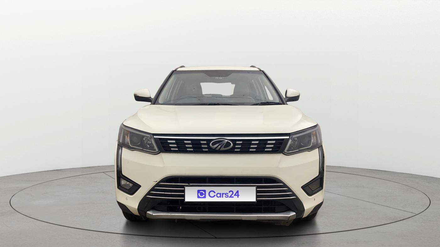 2021 Mahindra XUV300 W8 (O) 1.5 DIESEL AMT, Diesel, Automatic, 1,23,050 km, Front