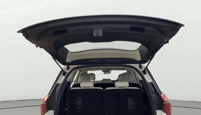 2021 Mahindra XUV700 AX 7 LUXURY D AT 7 STR, Diesel, Automatic, 92,703 km, Boot Door Open