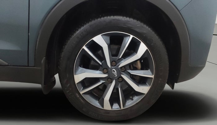 2021 Mahindra XUV300 W8 (O) 1.5 DIESEL, Diesel, Manual, 1,12,292 km, Right Front Wheel