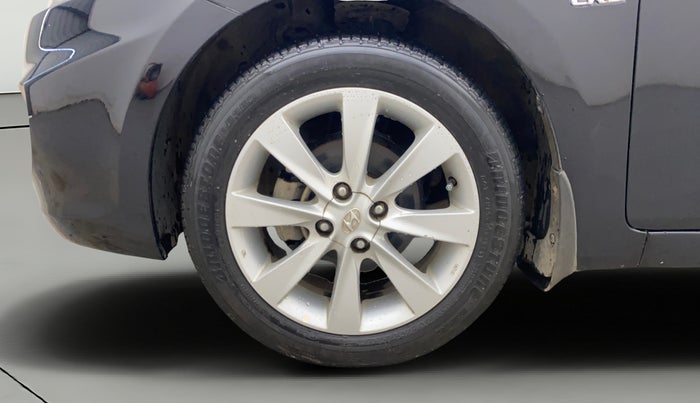 2013 Hyundai Verna FLUIDIC 1.6 CRDI SX, Diesel, Manual, 1,07,728 km, Left Front Wheel