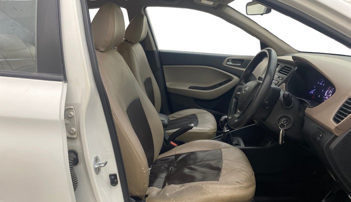 2016 Hyundai Elite i20 MAGNA 1.4 CRDI, Diesel, Manual, 1,12,140 km, Right Side Front Door Cabin