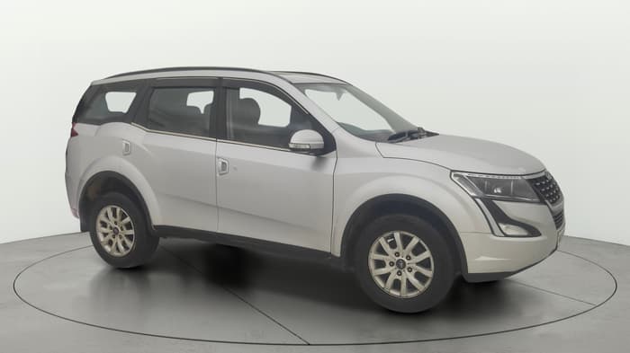 2021 Mahindra XUV500 W9, Diesel, Manual, 77,116 km, Right Front Diagonal